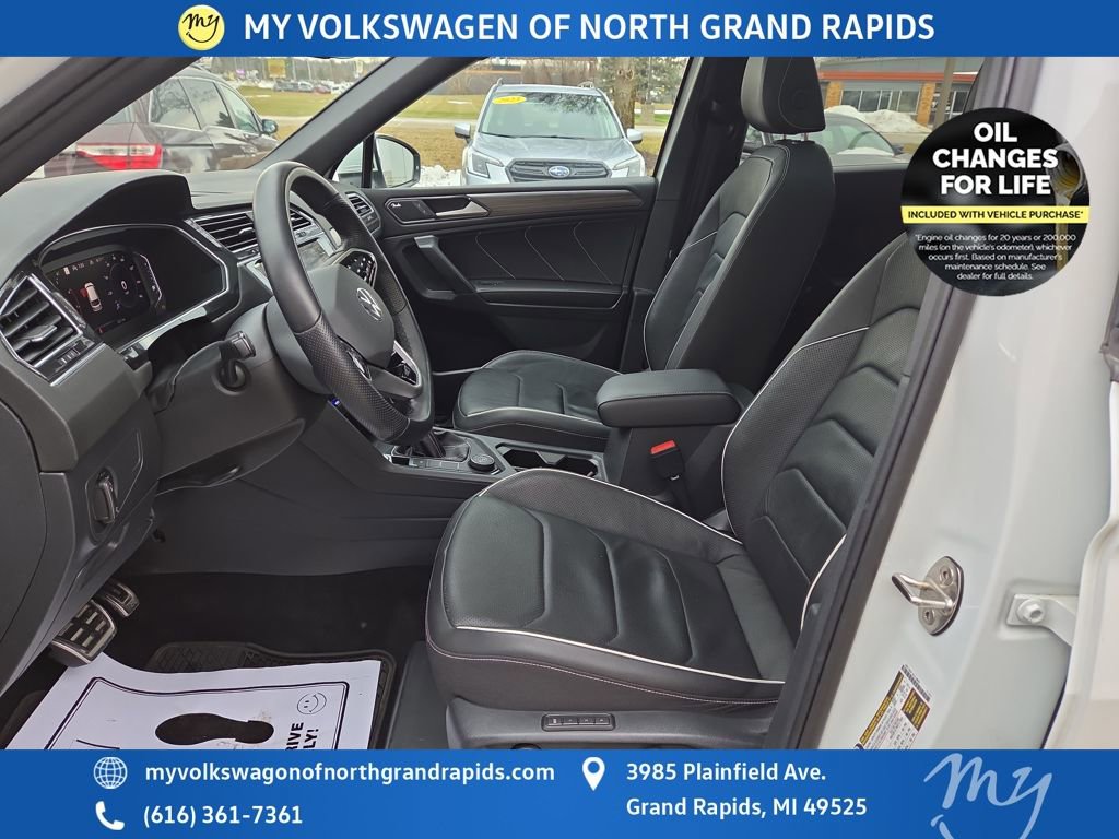 Used 2022 Volkswagen Tiguan SEL R-Line image 10