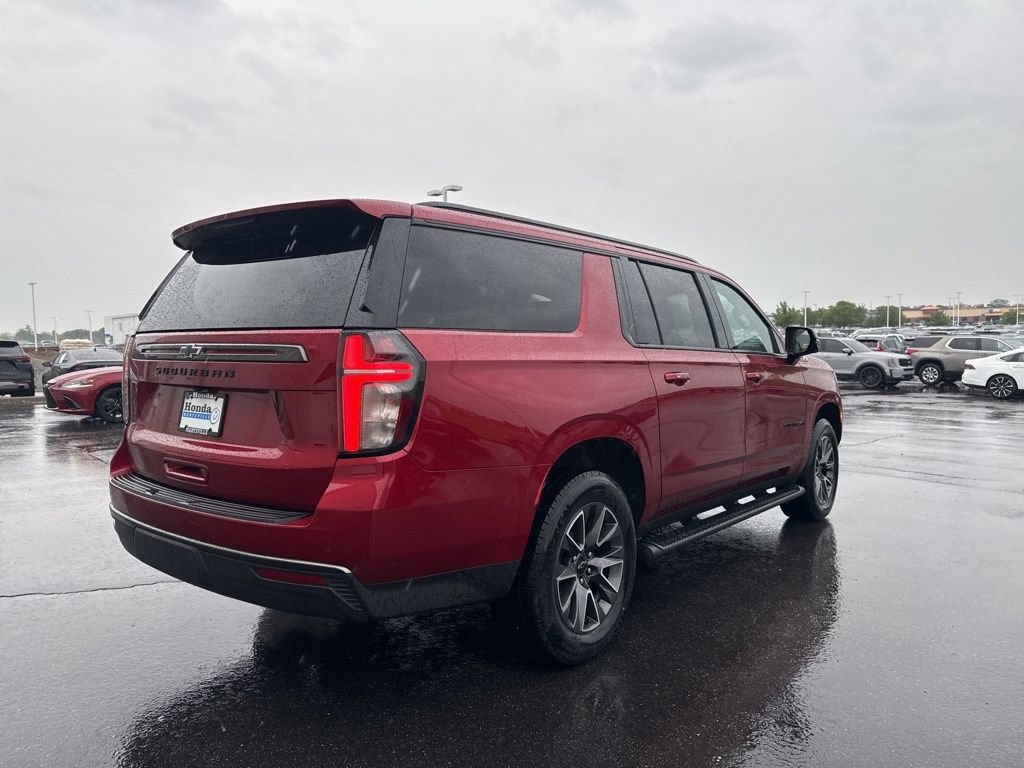 Used 2022 Chevrolet Suburban Z71 w/ Luxury Package AWD/4WD image 7
