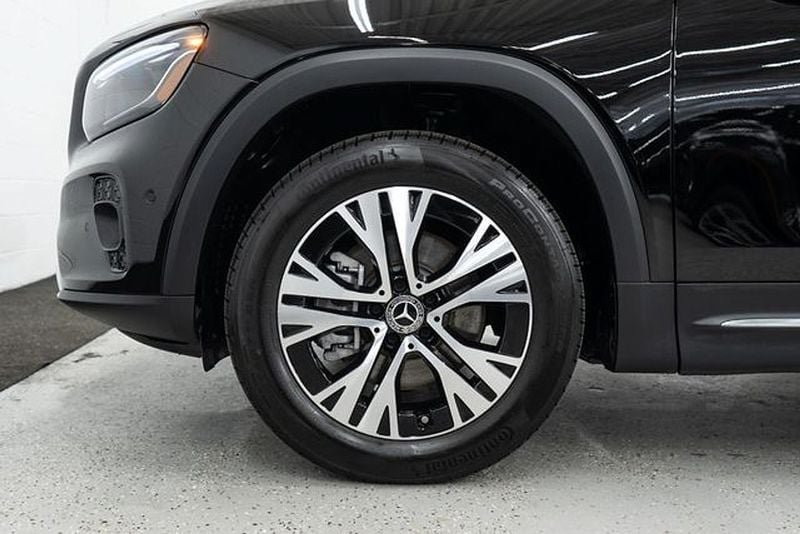 Used 2024 Mercedes-Benz GLB 250 4MATIC w/ Driver Assistance Package image 36