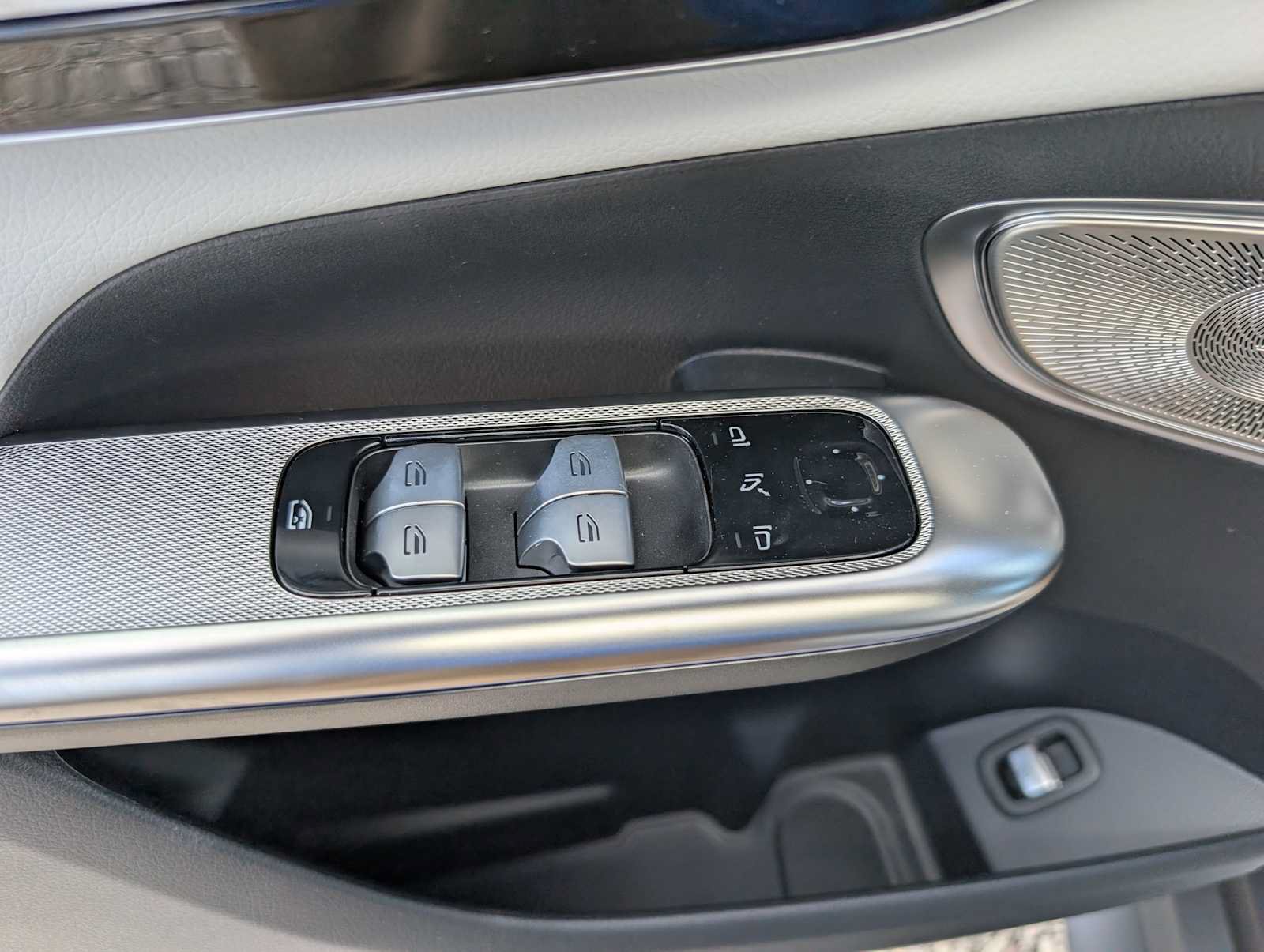 New 2027 Mercedes-Benz GLC 300 4MATIC image 29