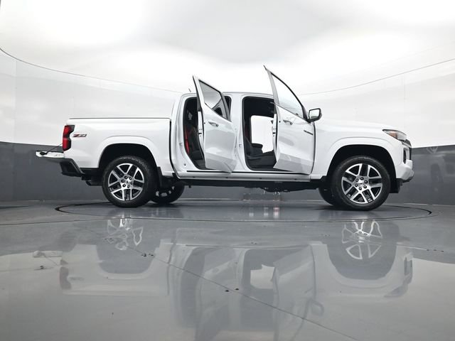 Used 2024 Chevrolet Colorado Z71 w/ Z71 Convenience Package 2 AWD/4WD image 33