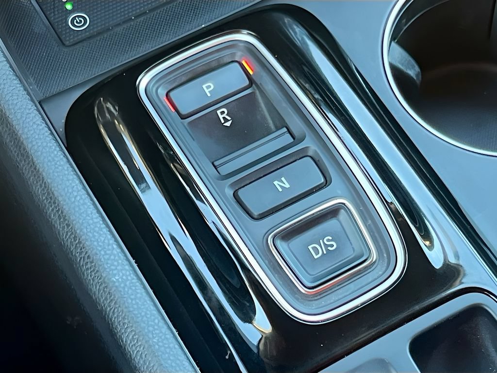 Used 2025 Honda Pilot EX-L image 16