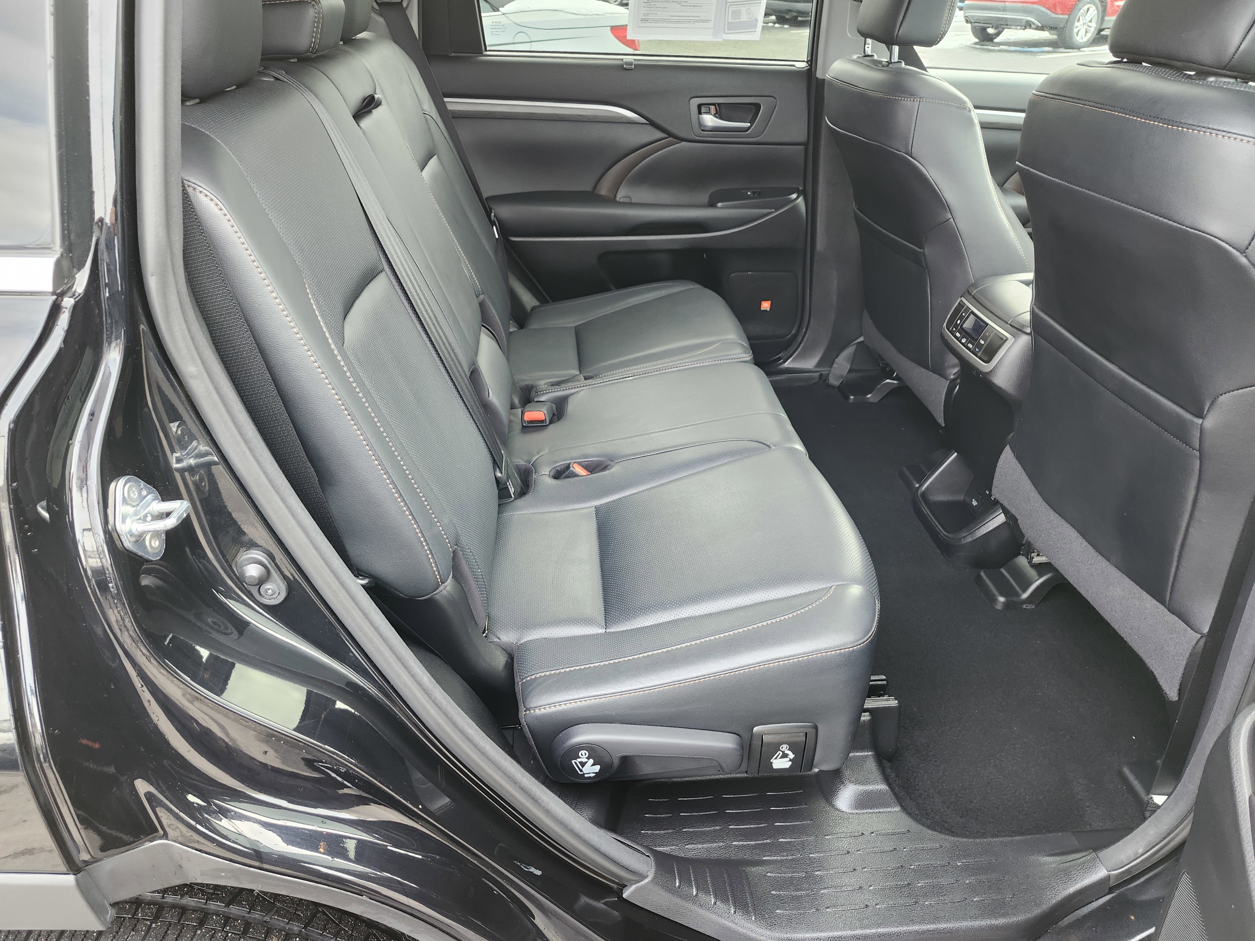 Used 2017 Toyota Highlander Limited image 20