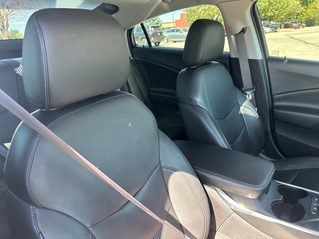 Used 2017 Chevrolet Volt Premier w/ Driver Confidence II Package FWD image 28