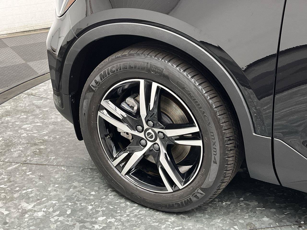 Used 2023 Volvo XC40 B5 Core AWD/4WD image 28