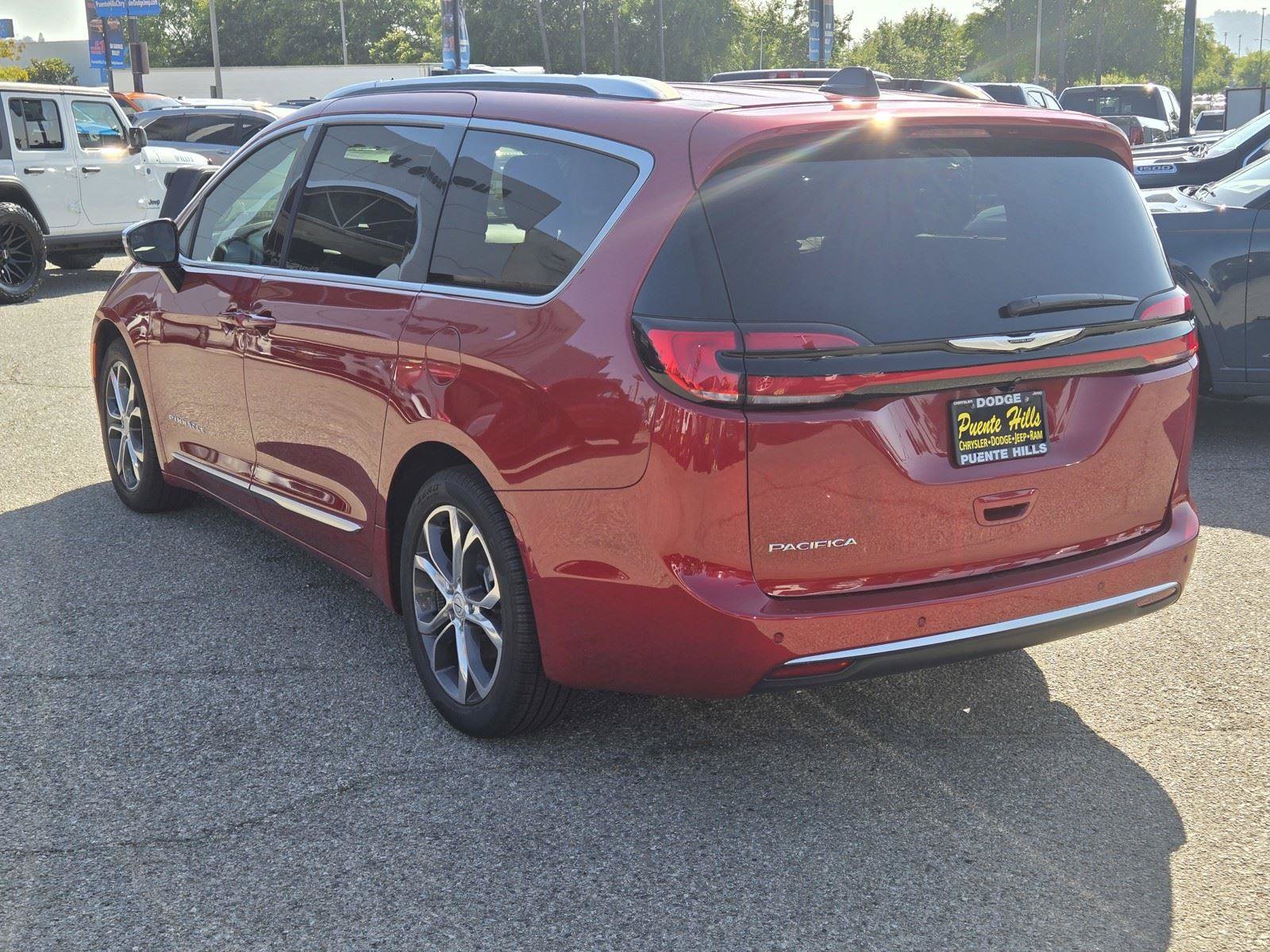 New 2026 Chrysler Pacifica Pinnacle FWD image 5