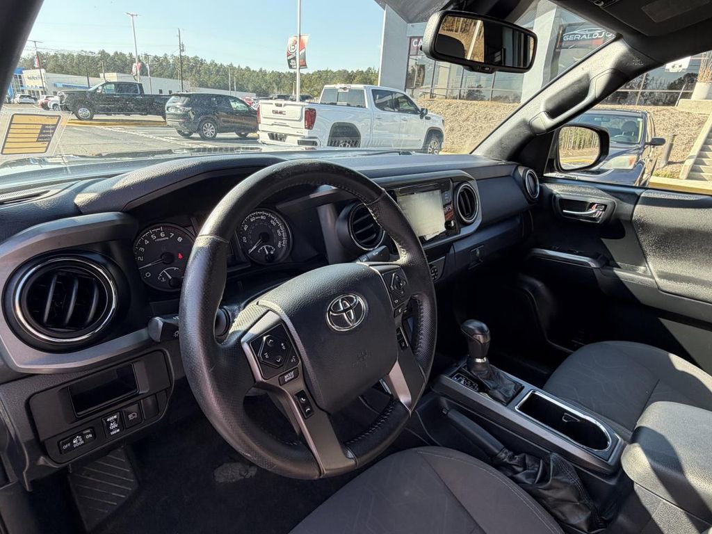 Used 2019 Toyota Tacoma TRD Off-Road w/ Technology Package image 13