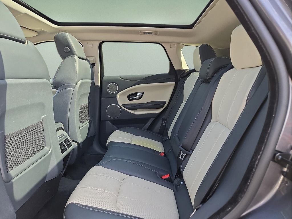 Used 2019 Land Rover Range Rover Evoque SE image 11