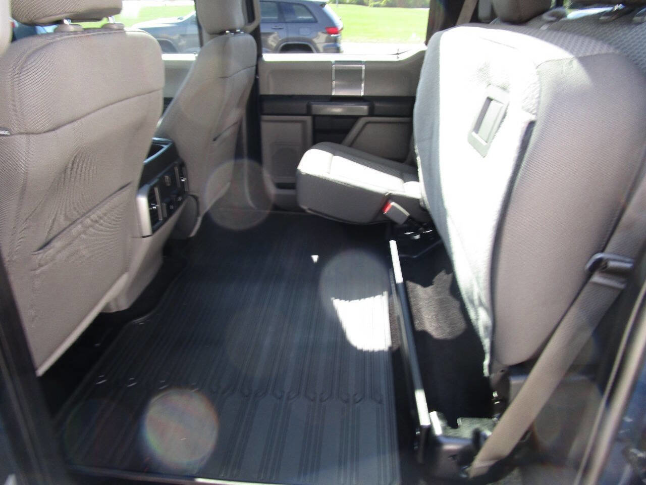 Used 2017 Ford F150 XLT w/ Equipment Group 302A Luxury image 28