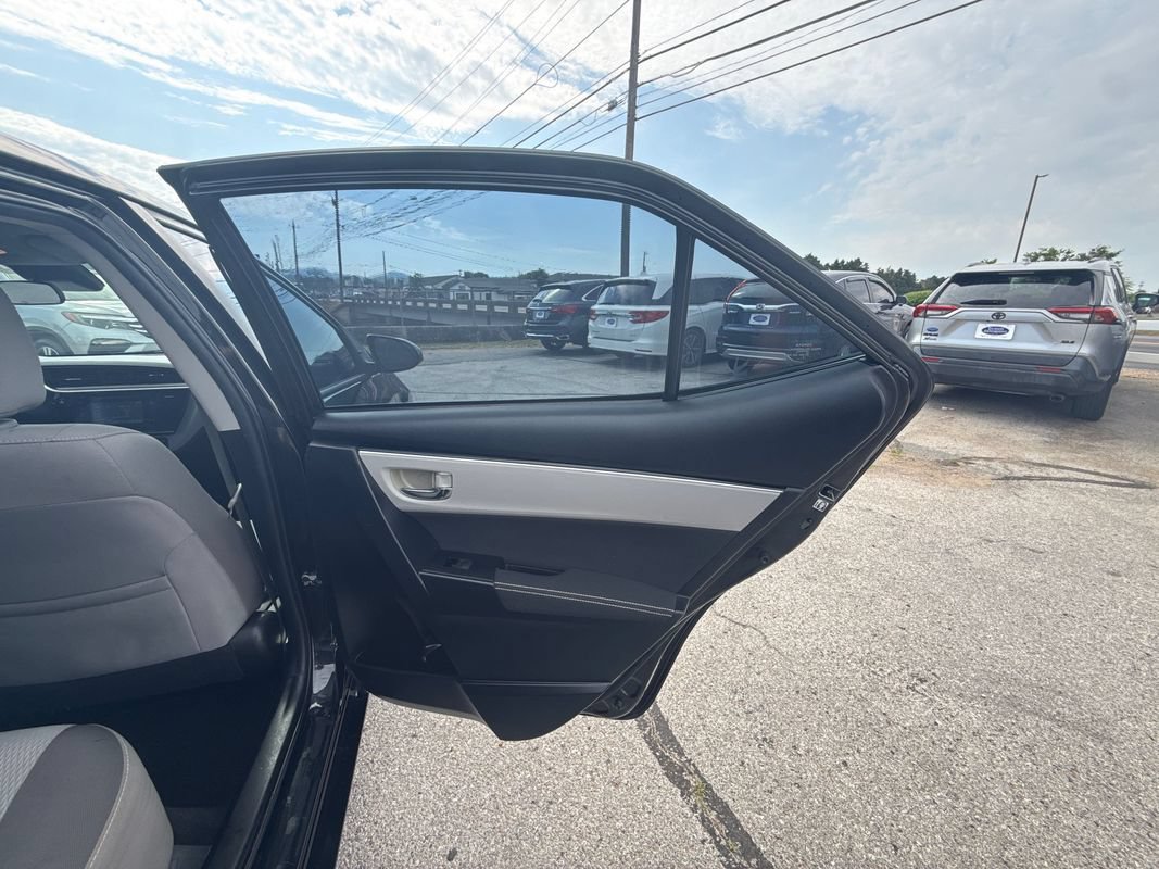 Used 2017 Toyota Corolla LE FWD image 15