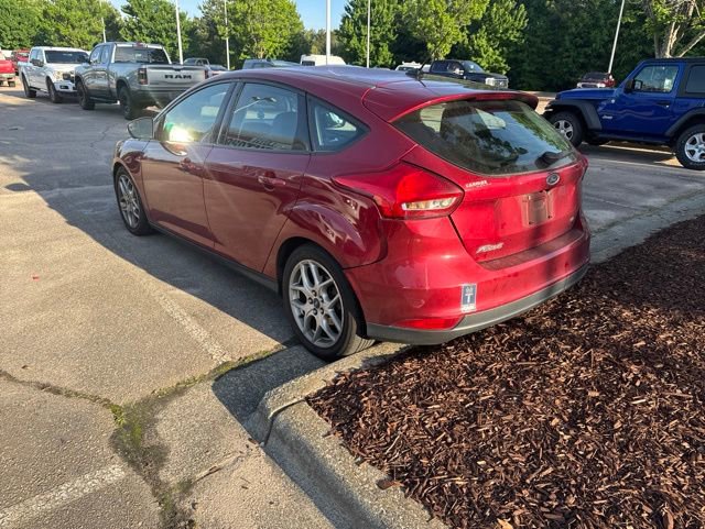Used 2015 Ford Focus SE w/ Equipment Group 201A FWD image 9
