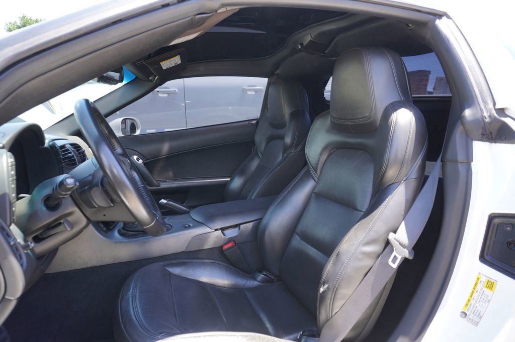 Used 2013 Chevrolet Corvette Grand Sport w/ 3LT Preferred Equipment Group RWD image 2