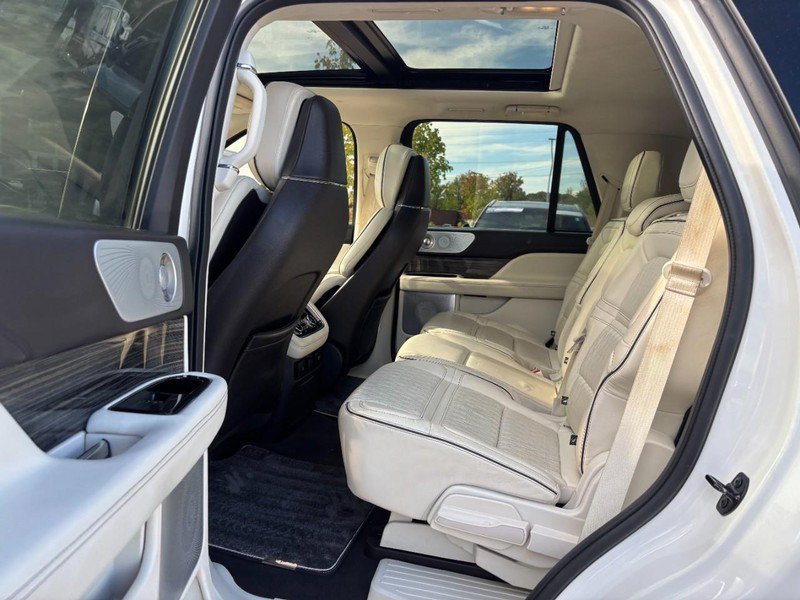 Used 2020 Lincoln Navigator Black Label AWD/4WD image 12
