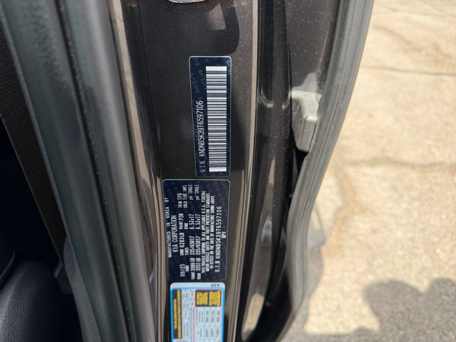 Used 2026 Kia Carnival FWD image 31