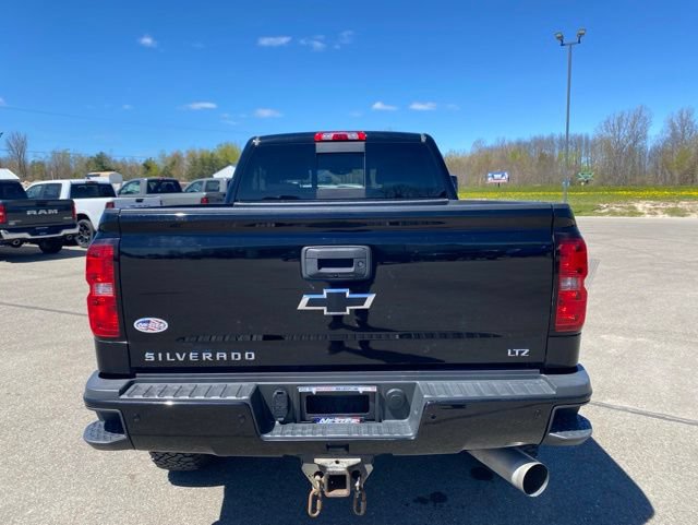 Used 2019 Chevrolet Silverado 2500 LTZ w/ Duramax Plus Package AWD/4WD image 4