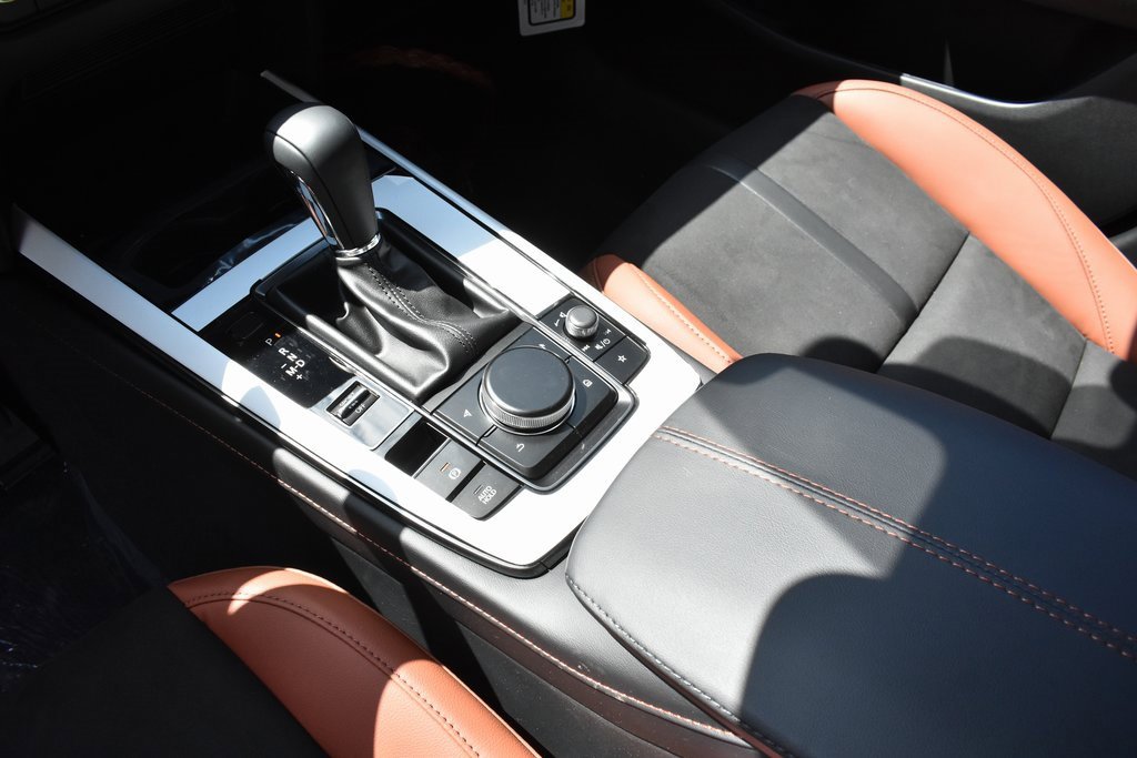 New 2025 MAZDA CX-30 Carbon image 14