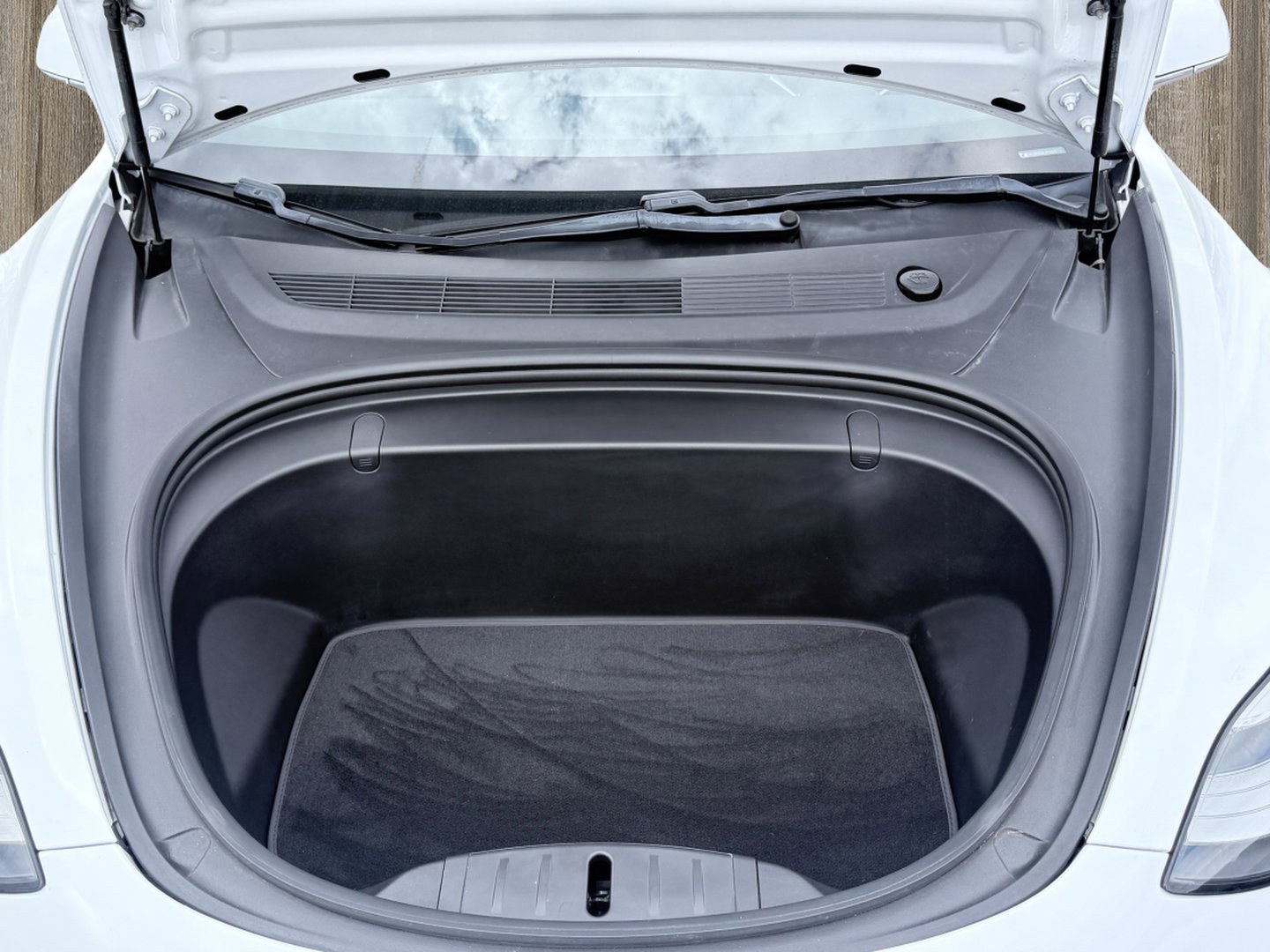 Used 2018 Tesla Model 3 Mid Range image 17