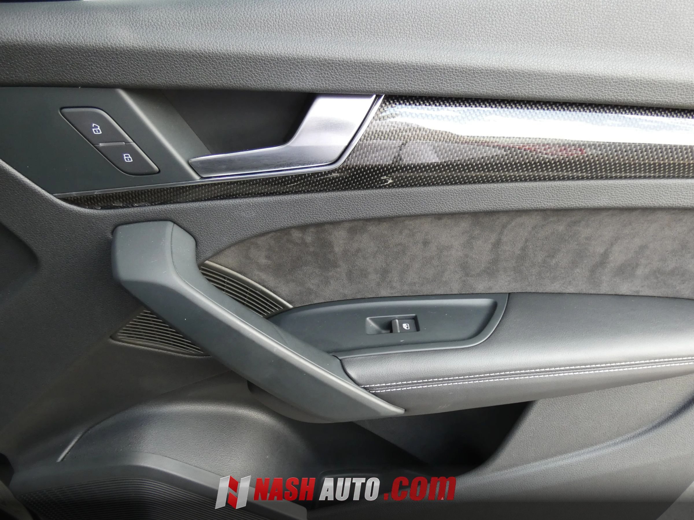 Used 2018 Audi SQ5 Premium Plus w/ S Sport Package AWD/4WD image 35