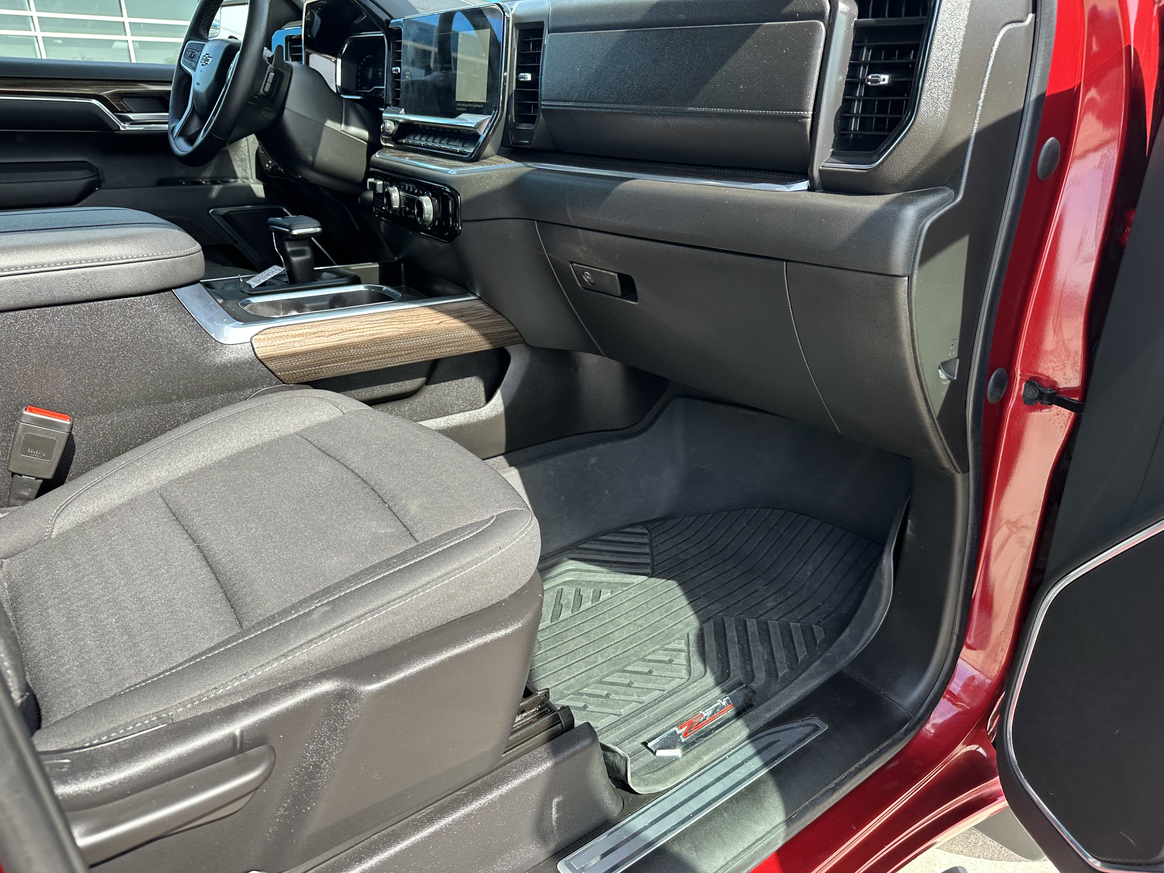 Used 2024 Chevrolet Silverado 1500 RST w/ Z71 Off-Road Package AWD/4WD image 34