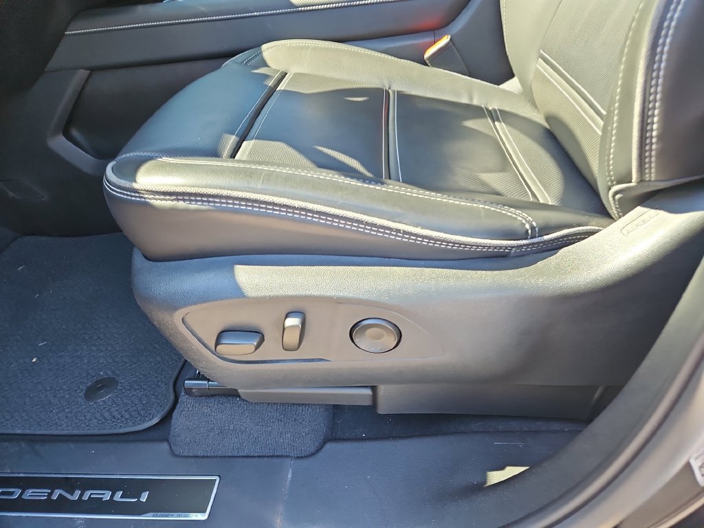 Used 2025 GMC Sierra EV Denali AWD/4WD image 19