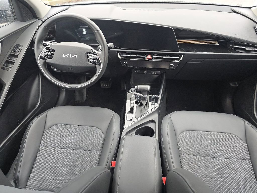 Used 2023 Kia Niro EX image 22