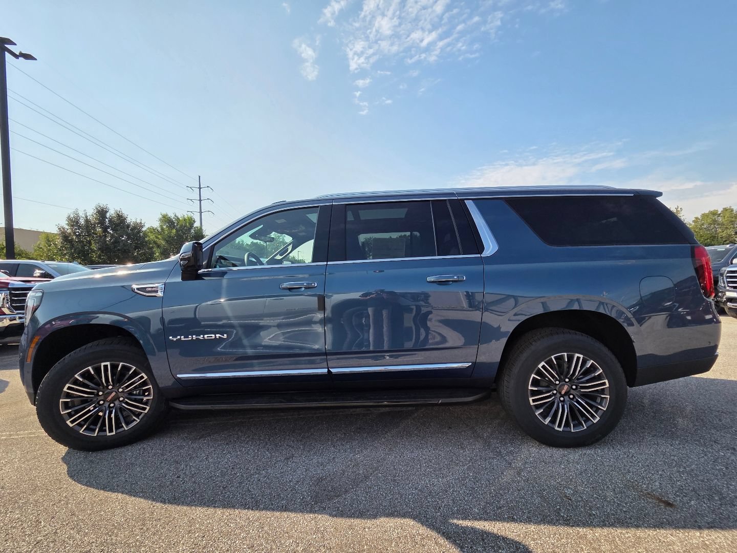 New 2026 GMC Yukon XL Elevation w/ Elevation Premium Package AWD/4WD image 16