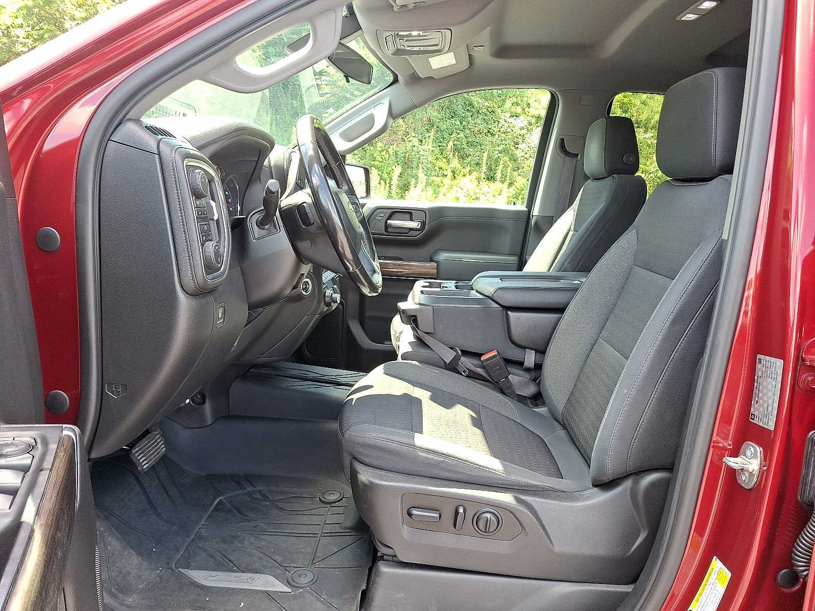 Used 2019 Chevrolet Silverado 1500 LT w/ All-Star Edition AWD/4WD image 13