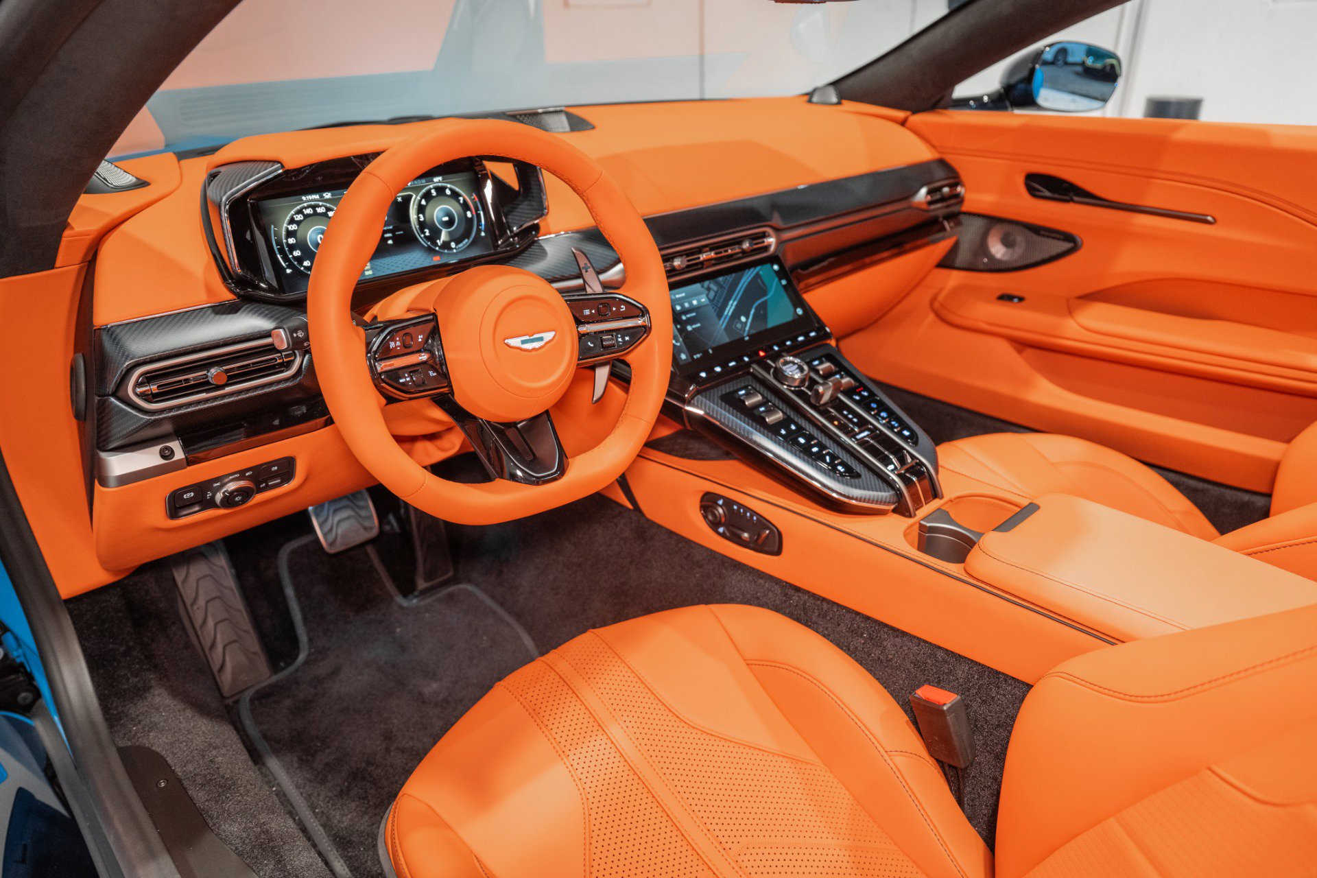 New 2026 Aston Martin V8 Vantage Roadster image 3