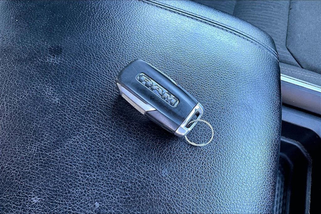 Used 2021 RAM 1500 Big Horn image 32