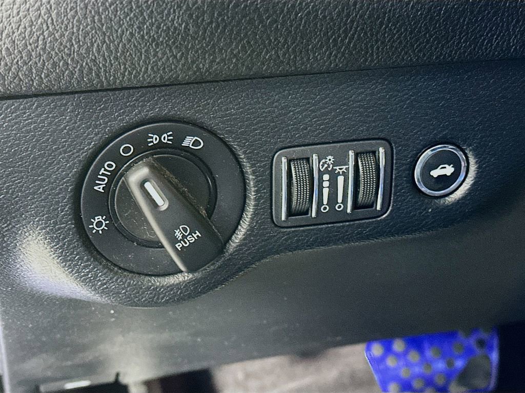 Used 2018 Dodge Challenger R/T w/ Performance Handling Group image 15