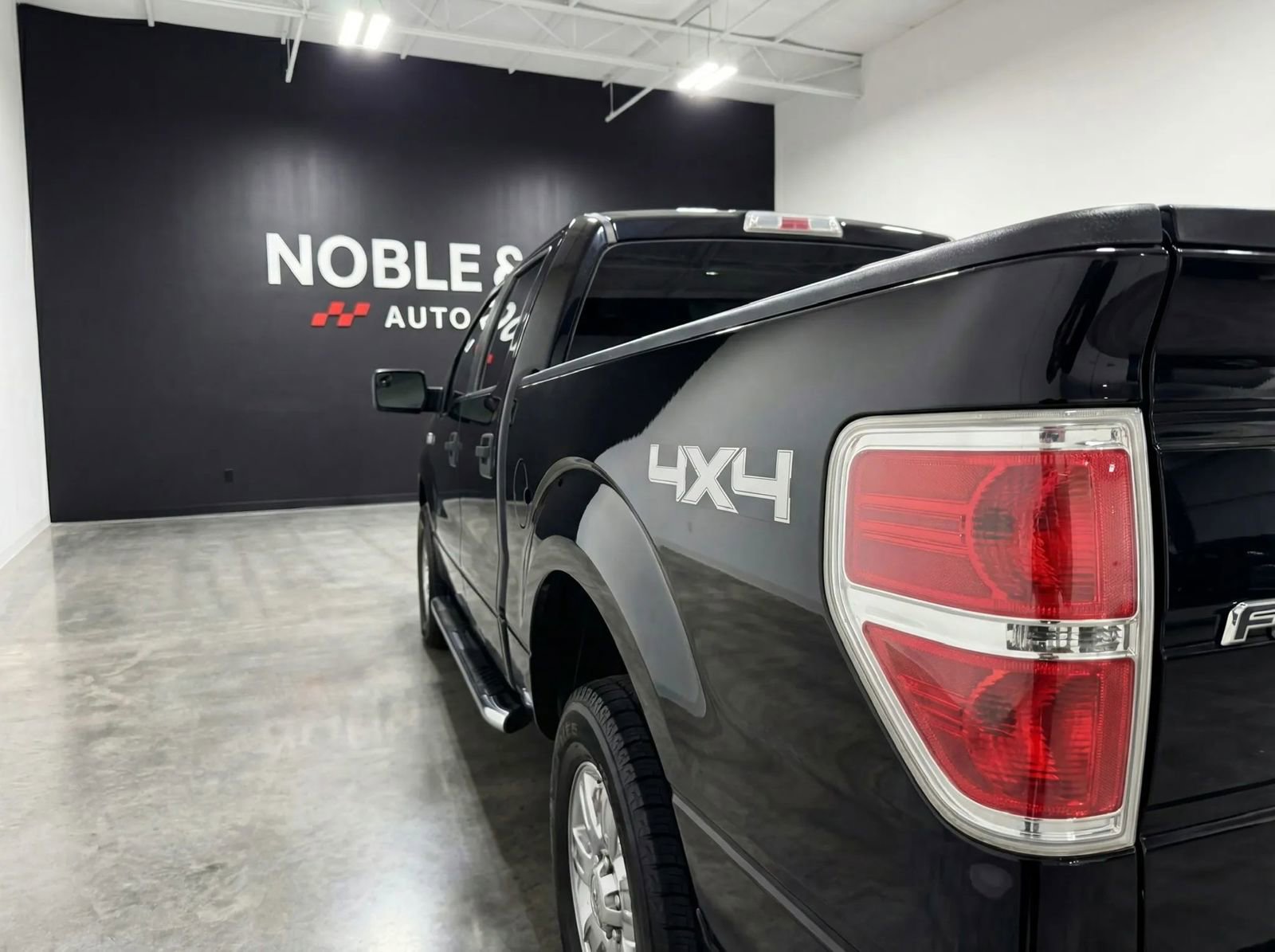 Used 2010 Ford F150 XLT image 10