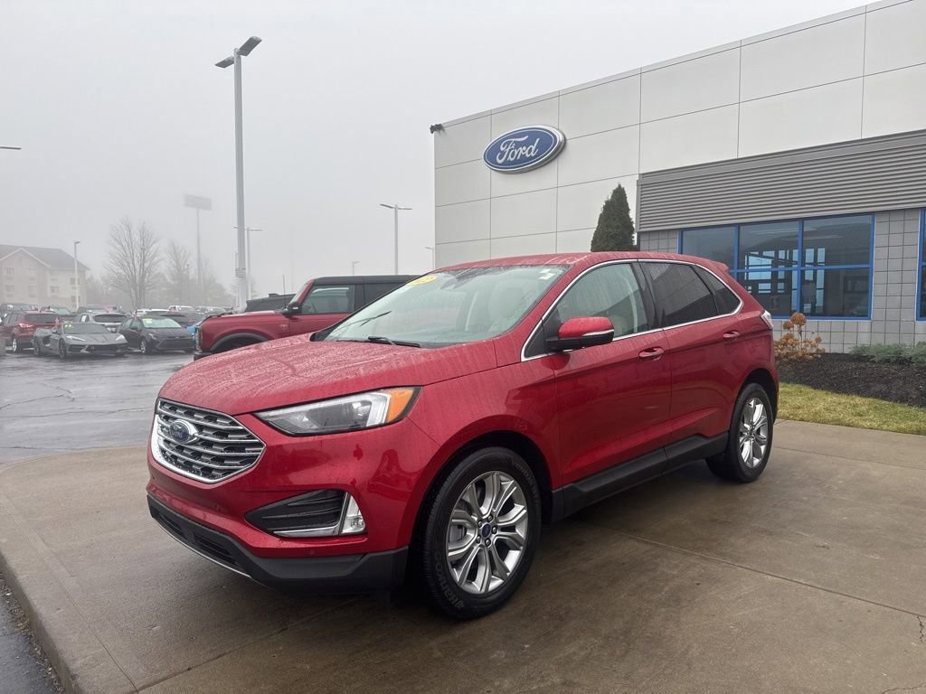 Certified 2022 Ford Edge Titanium w/ Class II Trailer Tow Package image 3