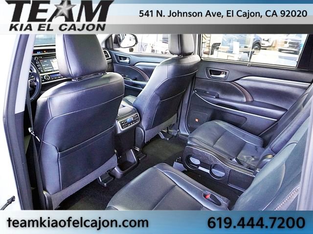 Used 2017 Toyota Highlander Limited Platinum image 19