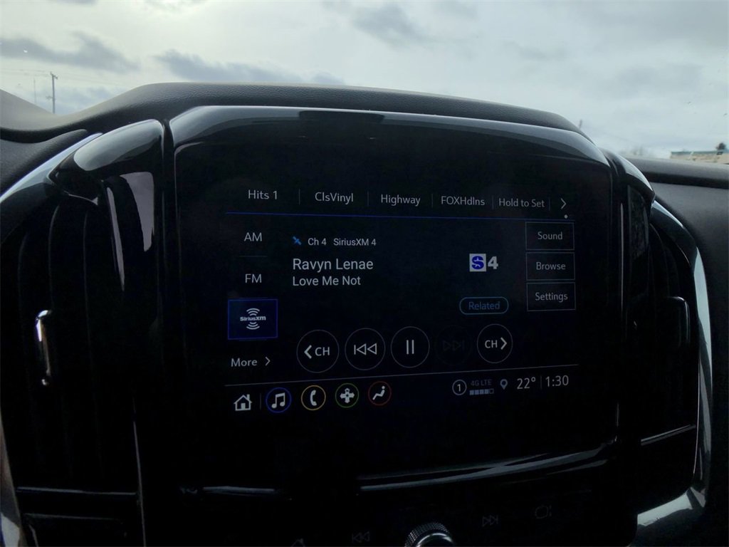 Used 2023 Chevrolet Traverse LT image 16