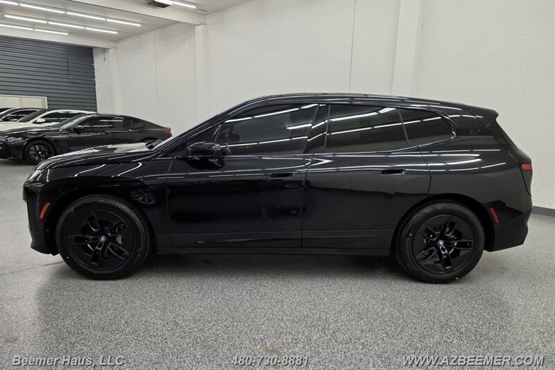 Used 2024 BMW iX xDrive50 AWD/4WD image 4