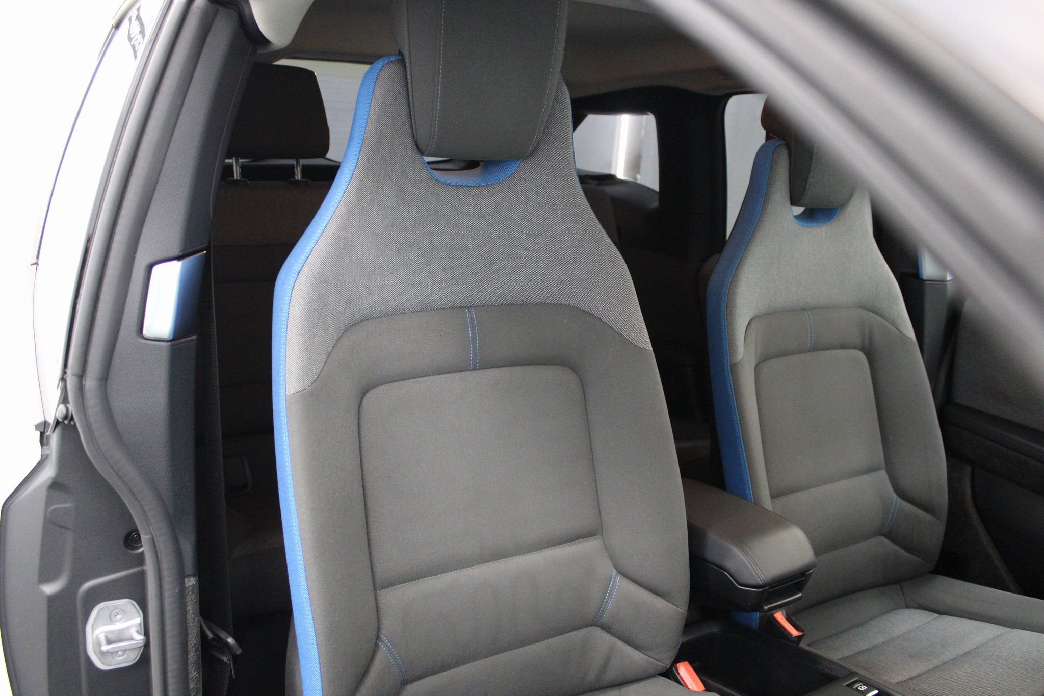 Used 2018 BMW i3 94Ah w/Range Extender image 33