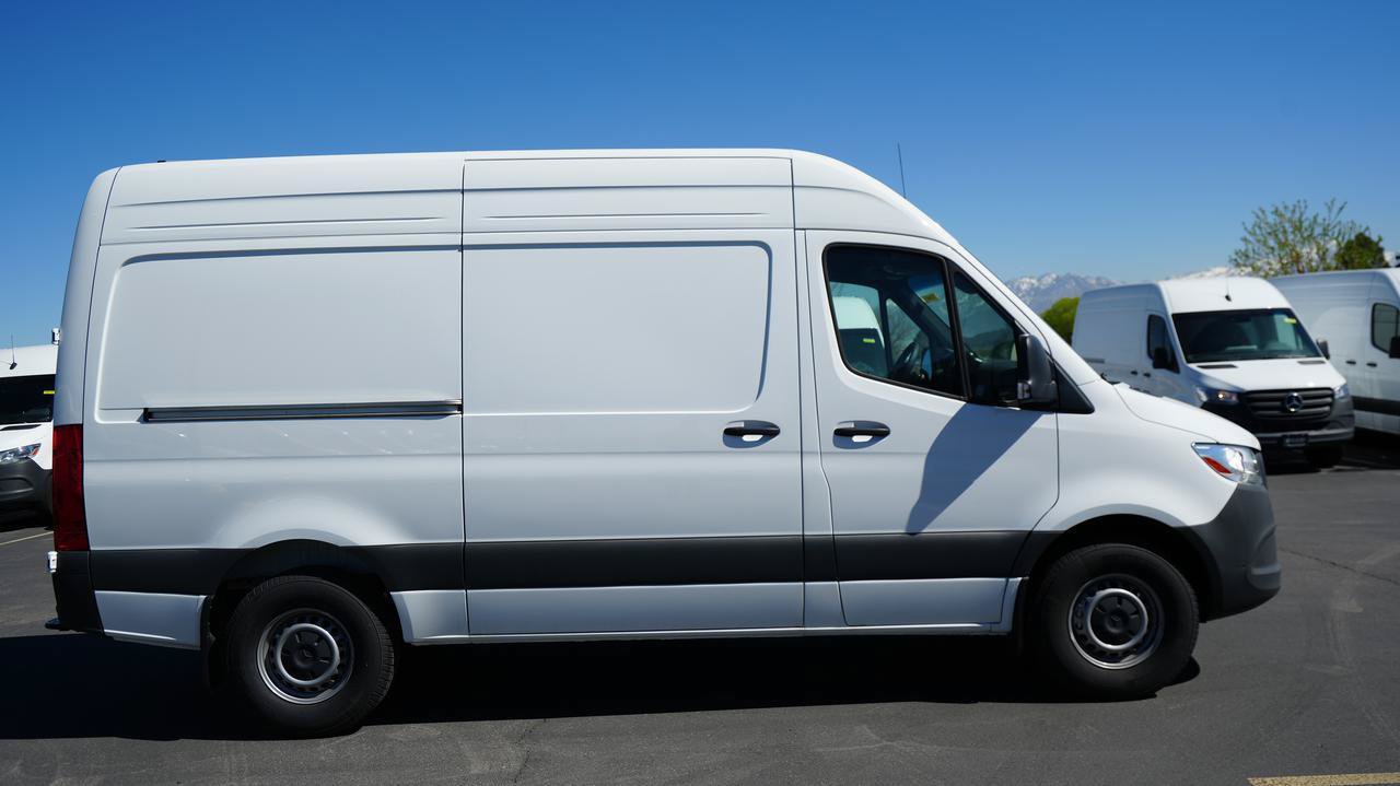 Used 2024 Mercedes-Benz Sprinter 2500 image 5