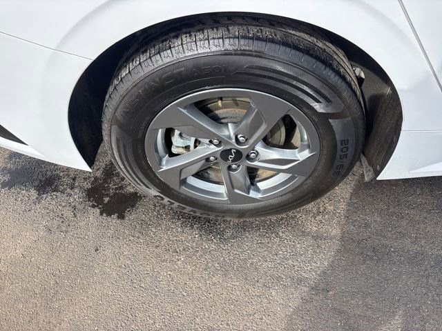 Used 2023 Kia K5 LXS image 44