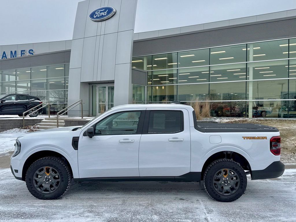 Used 2025 Ford Maverick Tremor image 2