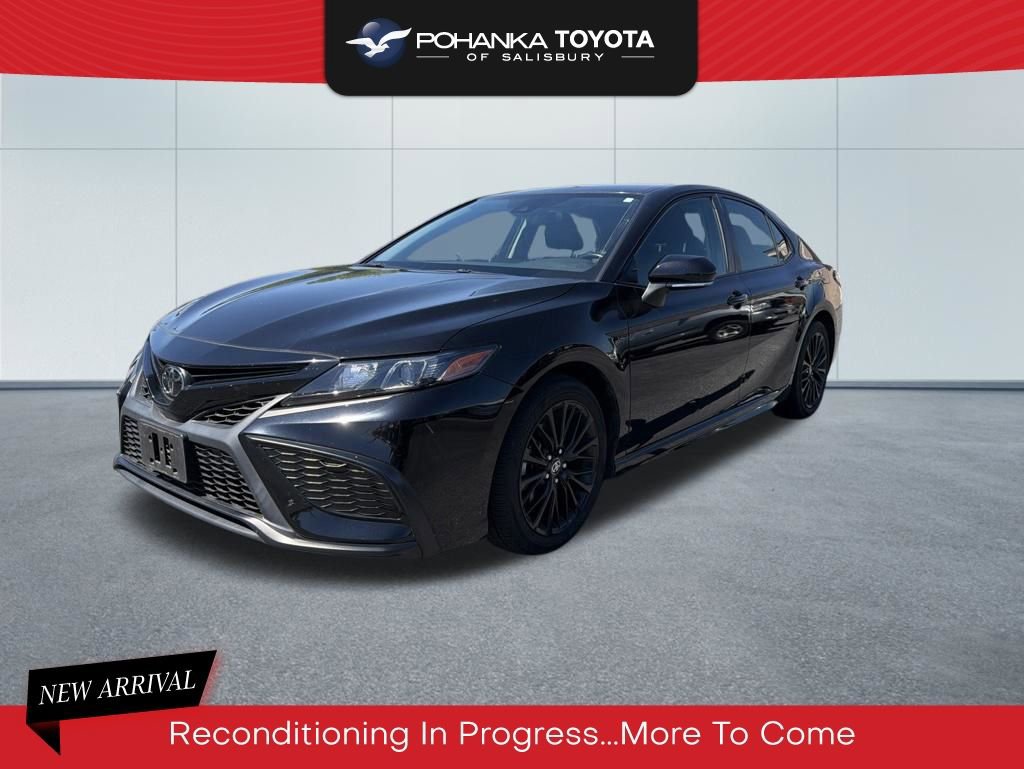 Used 2022 Toyota Camry SE FWD image 1