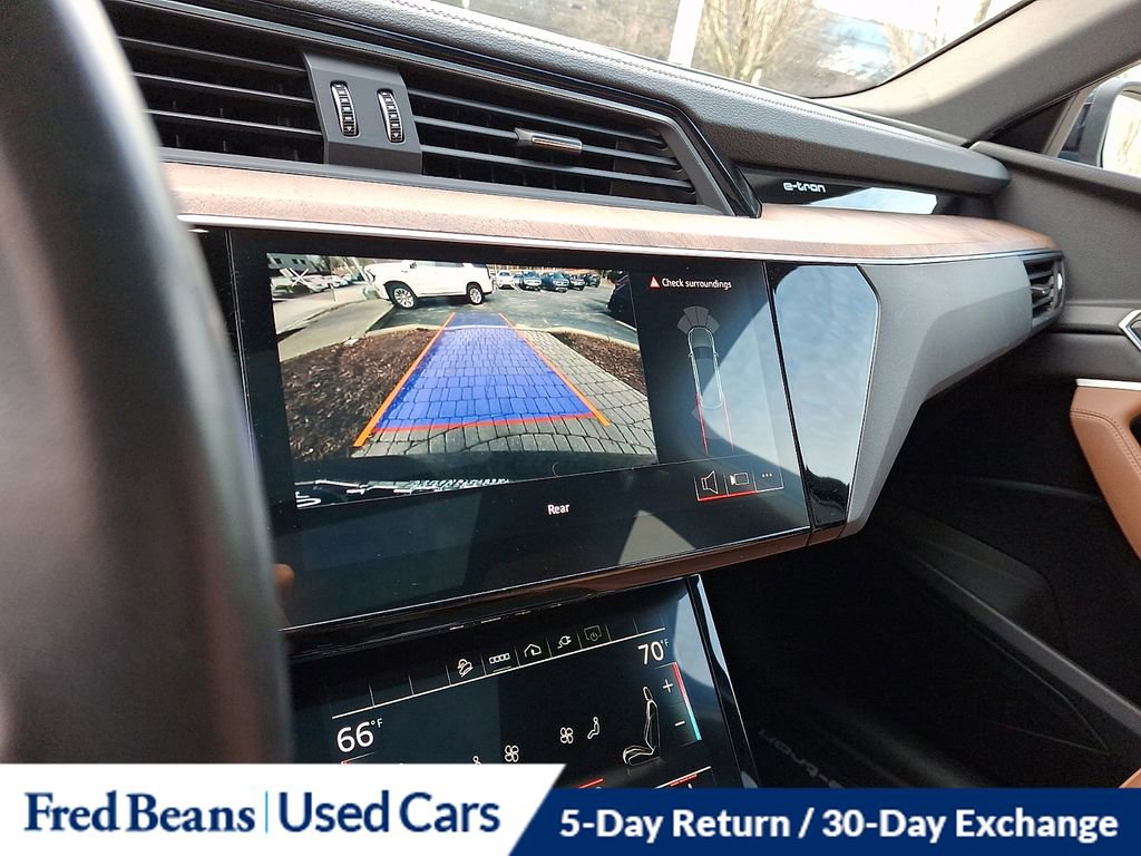 Used 2023 Audi e-tron Premium image 22