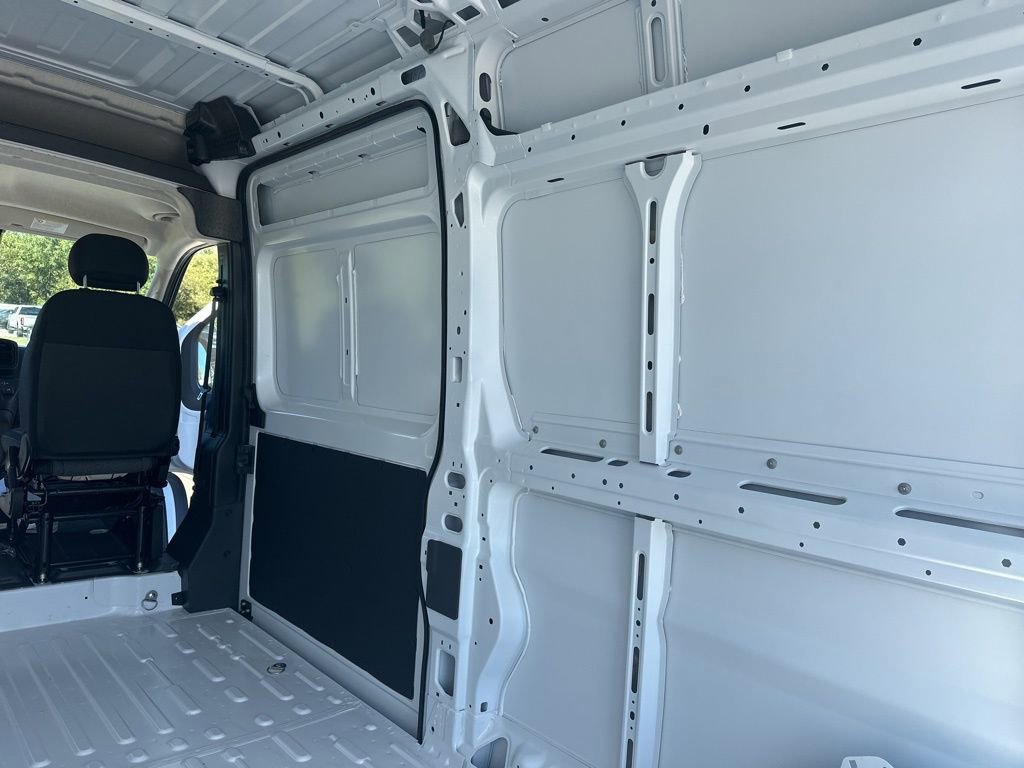 New 2025 RAM ProMaster 2500 w/ Convenience Group image 24