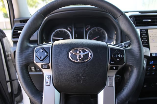 Used 2022 Toyota 4Runner Limited AWD/4WD image 13