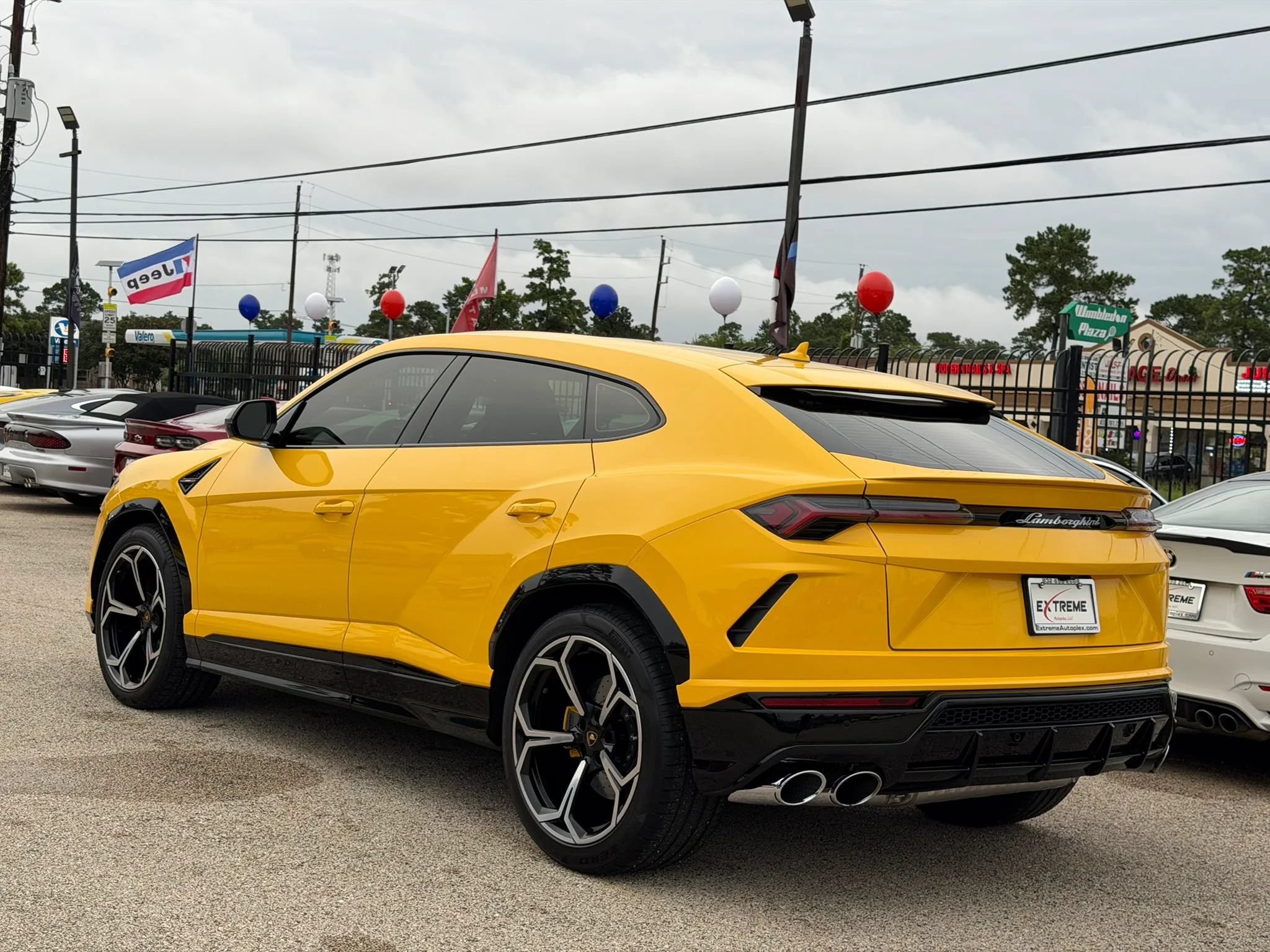 Used 2022 Lamborghini Urus AWD/4WD image 8