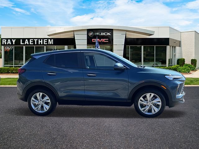 Certified 2024 Buick Encore GX Preferred w/ Comfort Package FWD image 6
