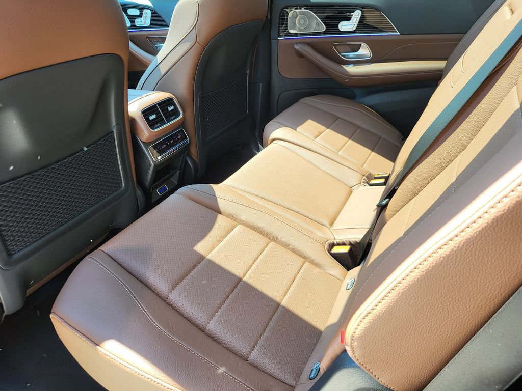 Used 2025 Mercedes-Benz GLS 450 4MATIC image 38