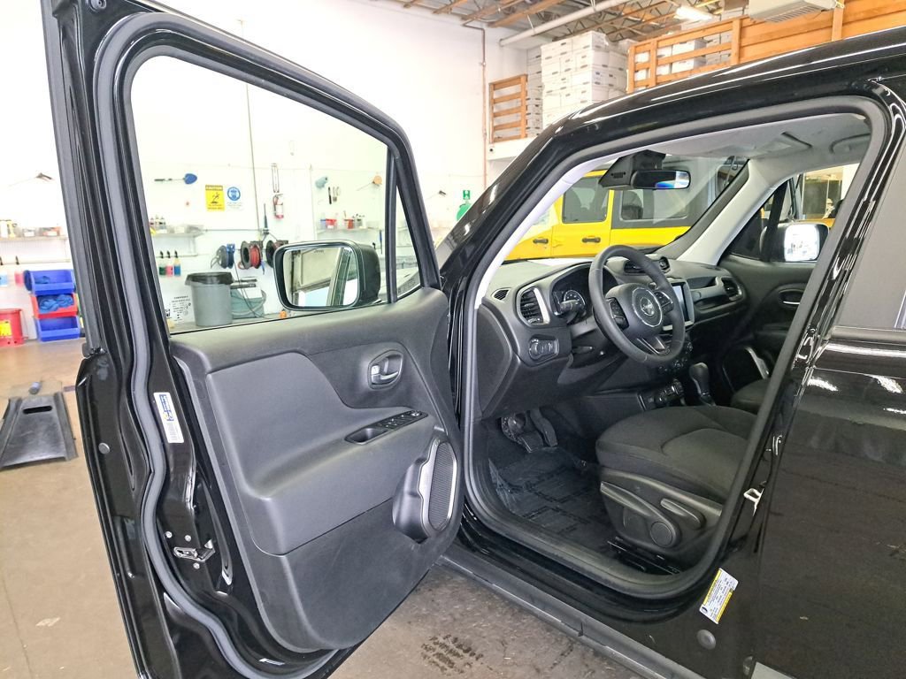 Used 2022 Jeep Renegade Sport image 11