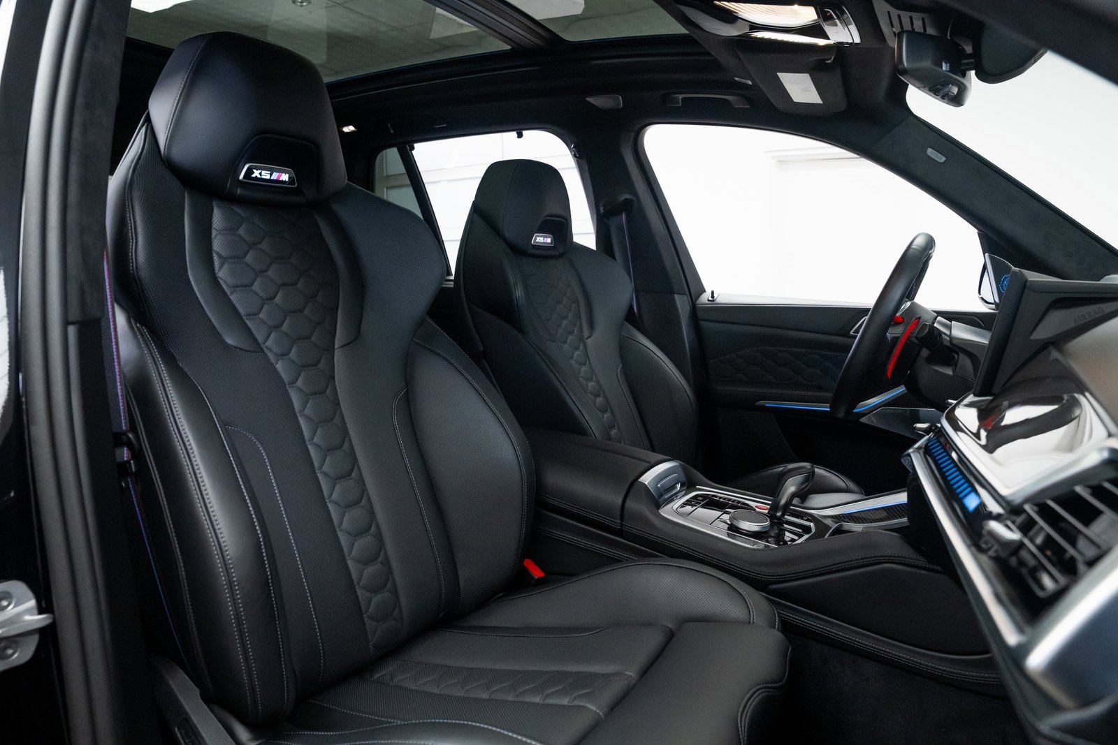 Used 2025 BMW X5 M Competition image 26