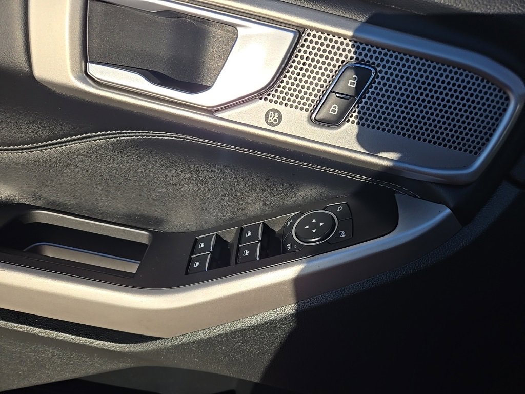 Used 2024 Ford Explorer Limited image 38