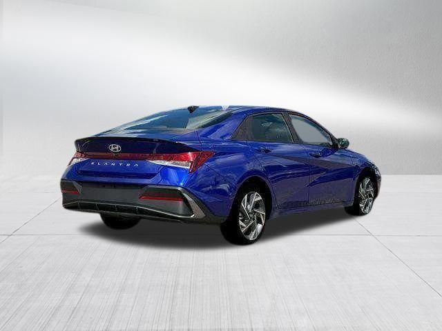 New 2025 Hyundai Elantra Sport FWD image 16